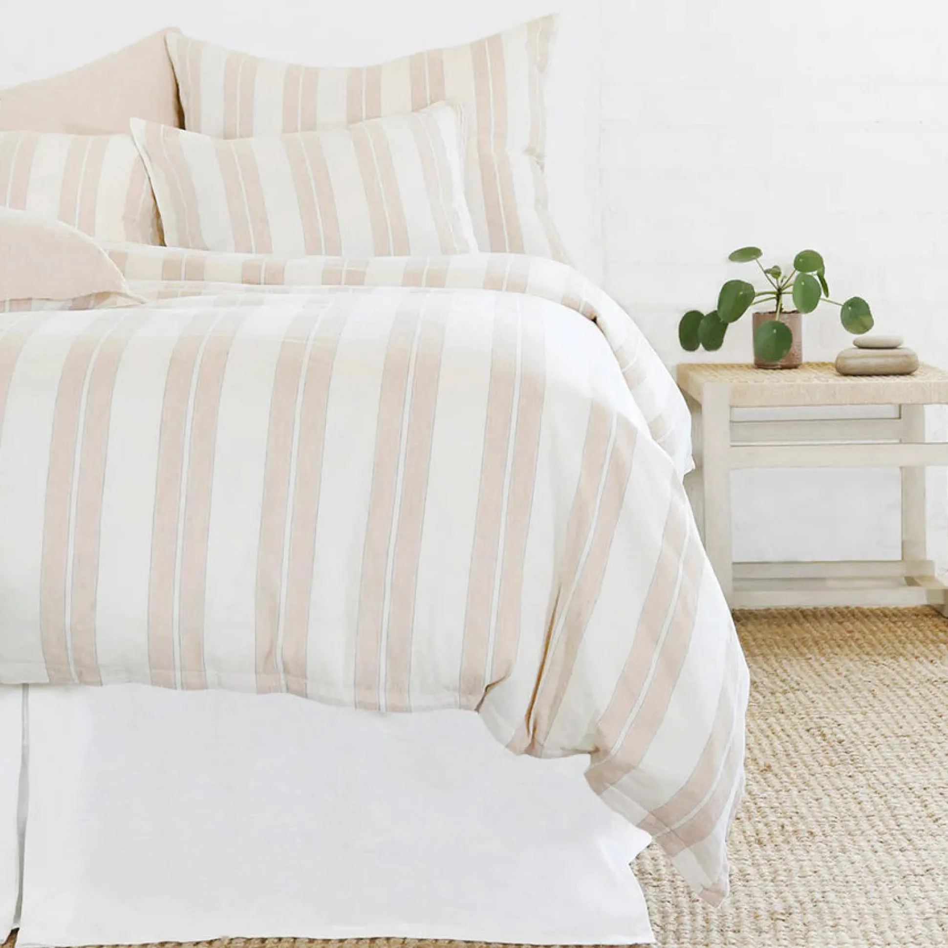 Carter Big Pillow, Ivory & Amber^Be Home Sale