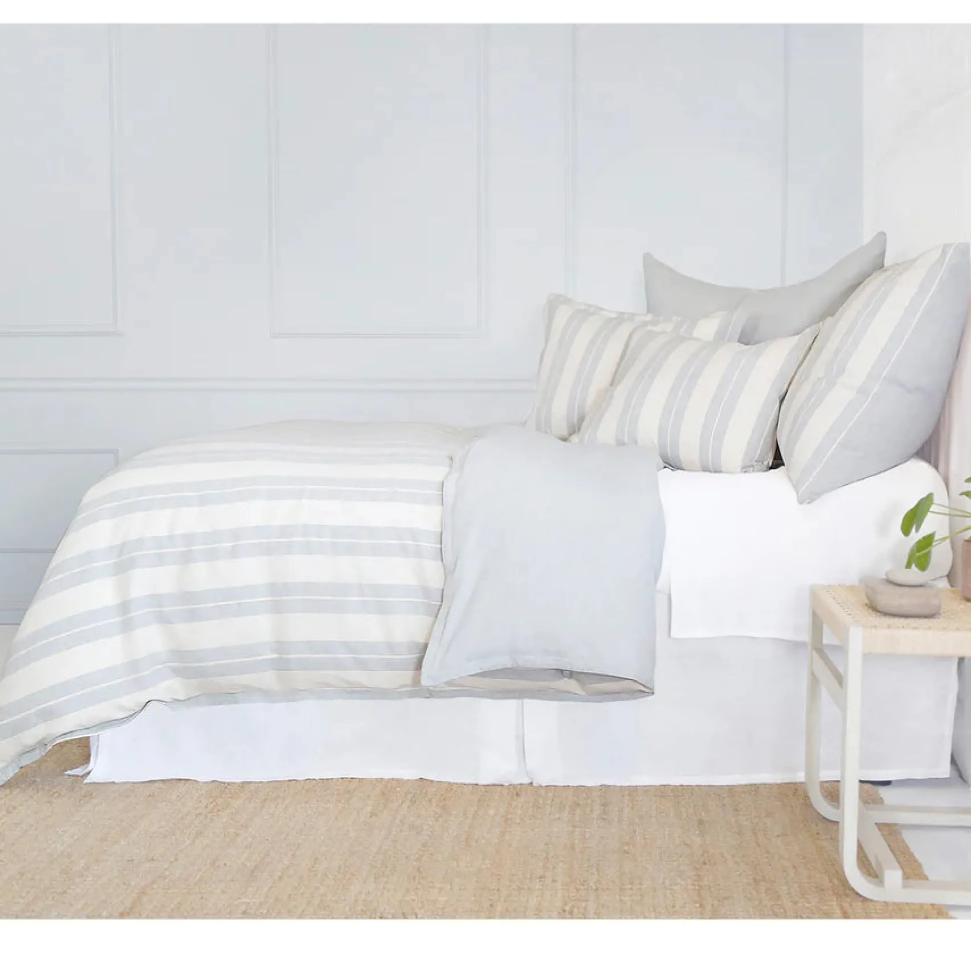Carter King Duvet Cover, Ivory & Denim^Be Home Clearance