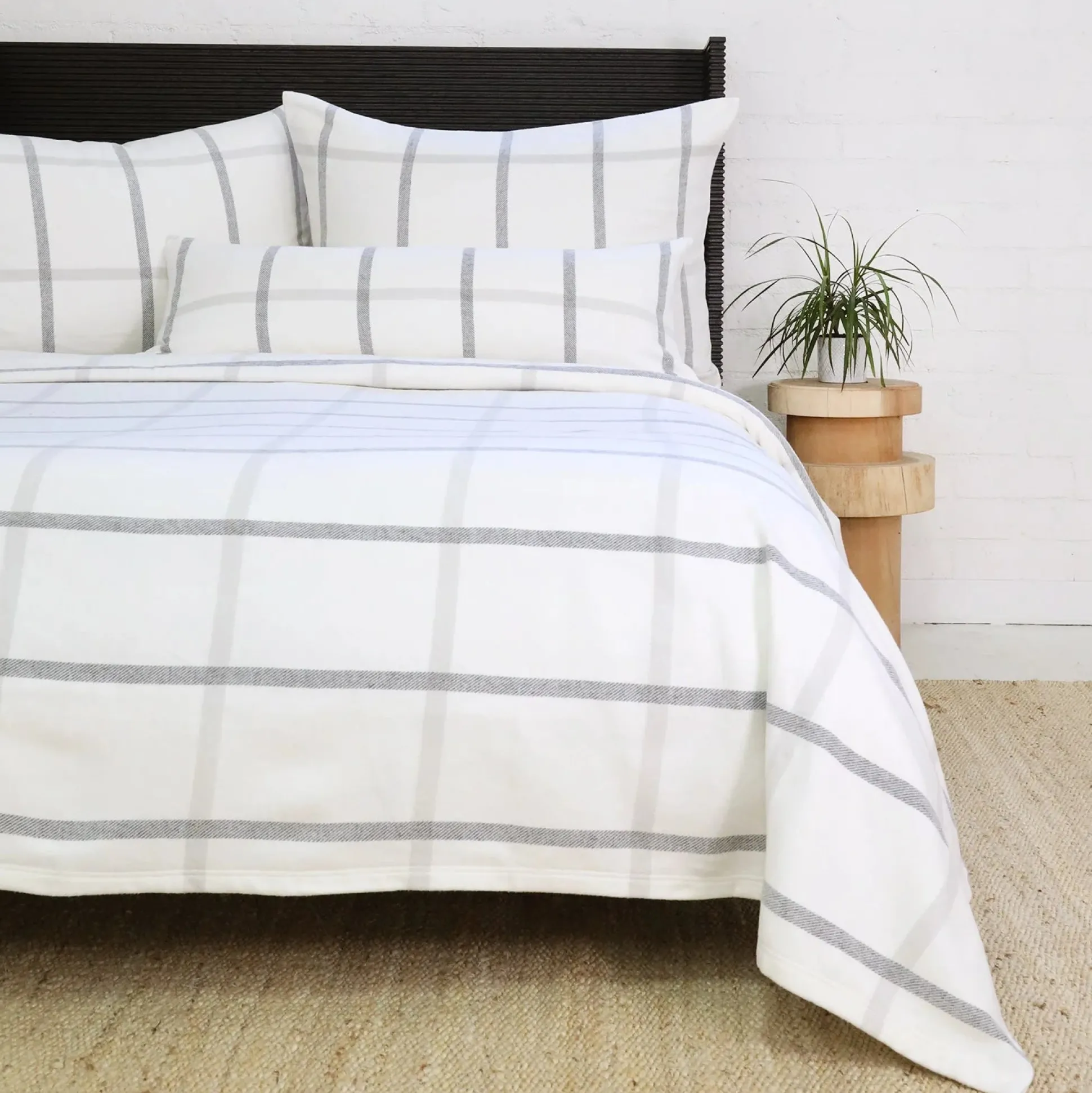 Copenhagen Throw, White & Grey^Be Home New