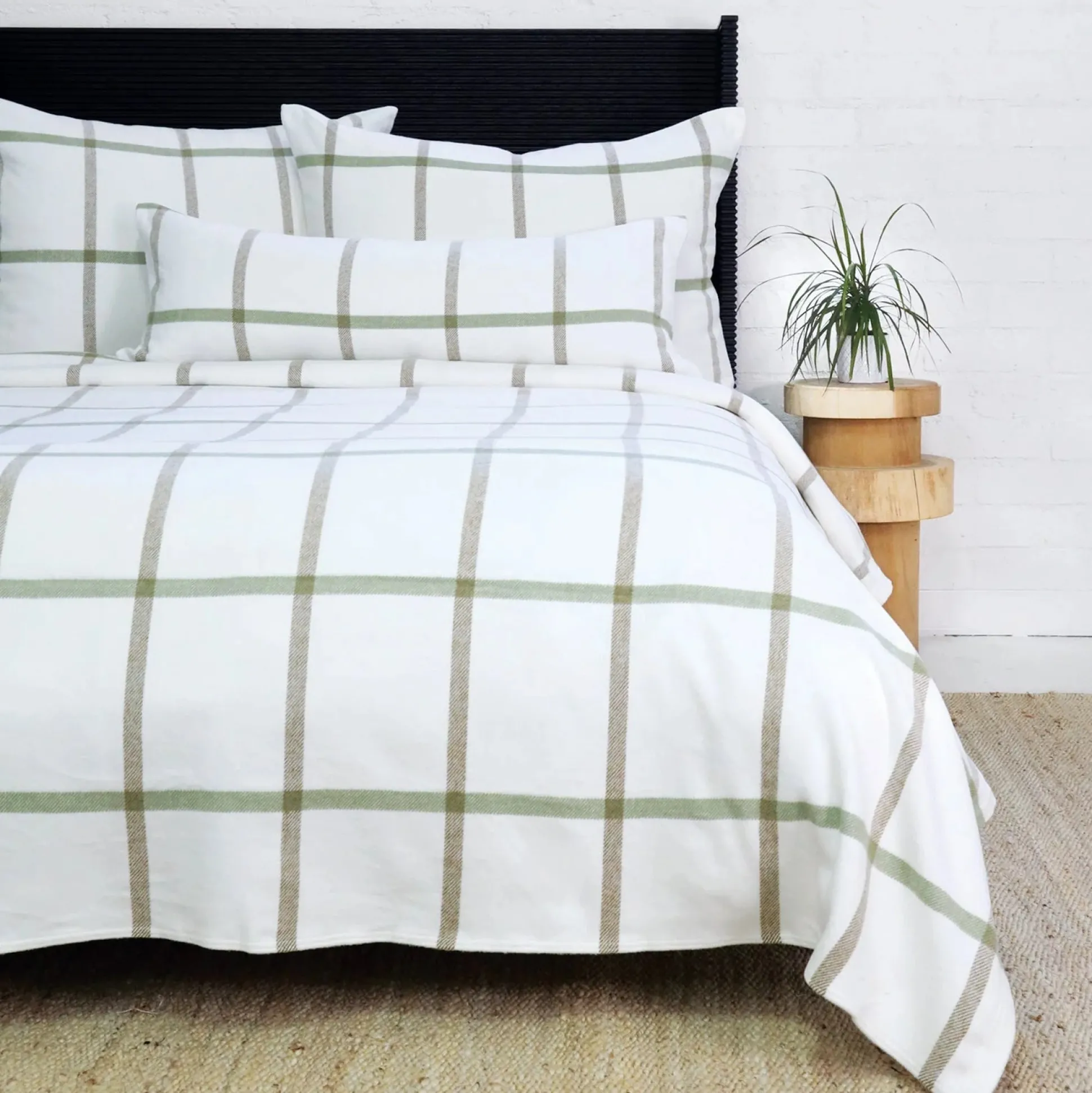 Copenhagen Throw, White & Olive^Be Home Best Sale