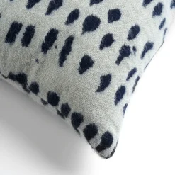 Dots Lumbar Pillow, White^Be Home Fashion