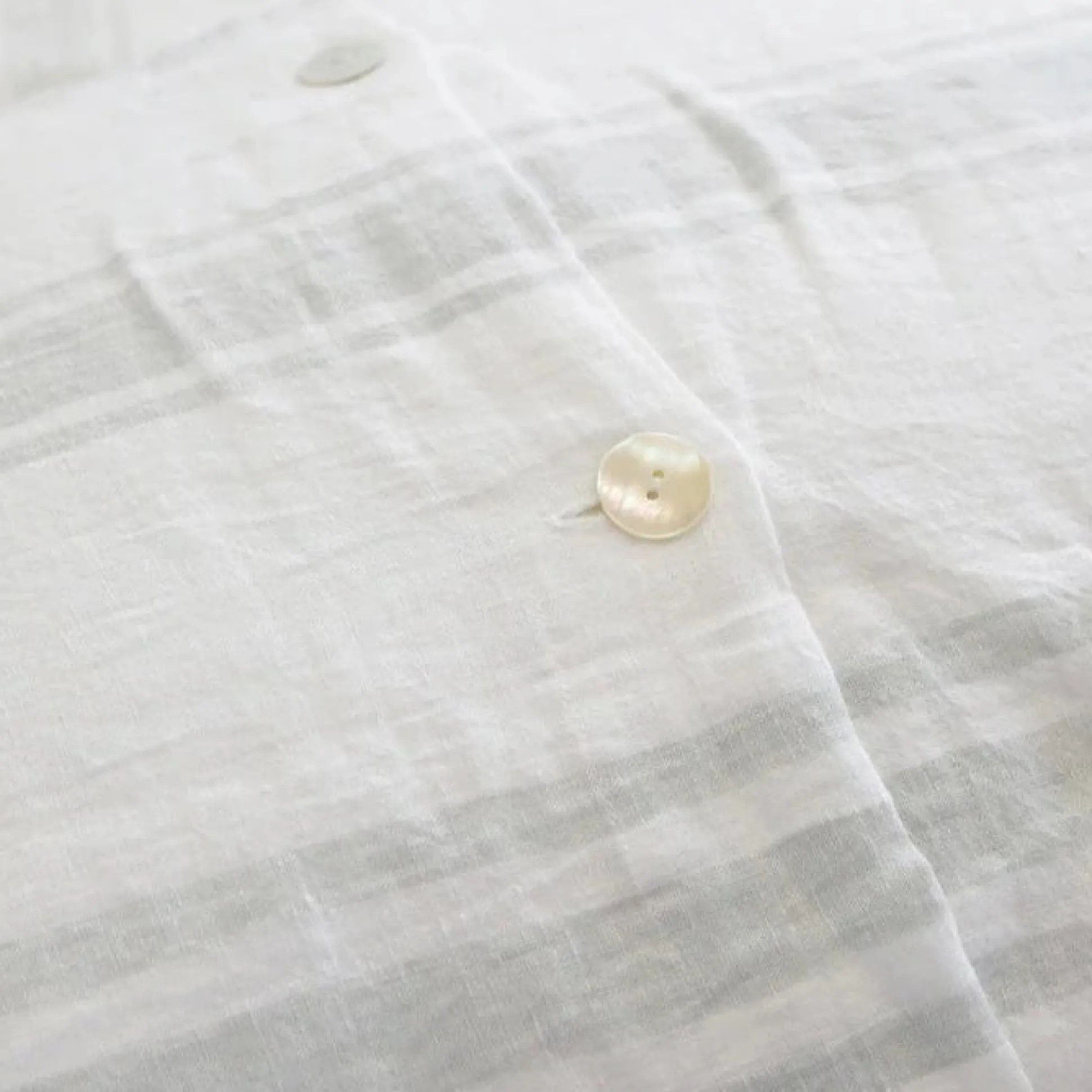 Jackson Big Pillow, White & Ocean^Be Home Hot